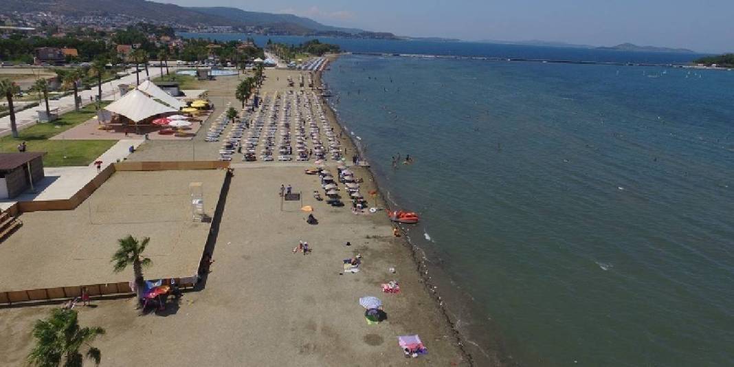 Yüzme bilmeyenler için cennet köşe! Ege’nin en güvenli plajı: İncecik kumu, çarşaf gibi denizi mest ediyor! 6